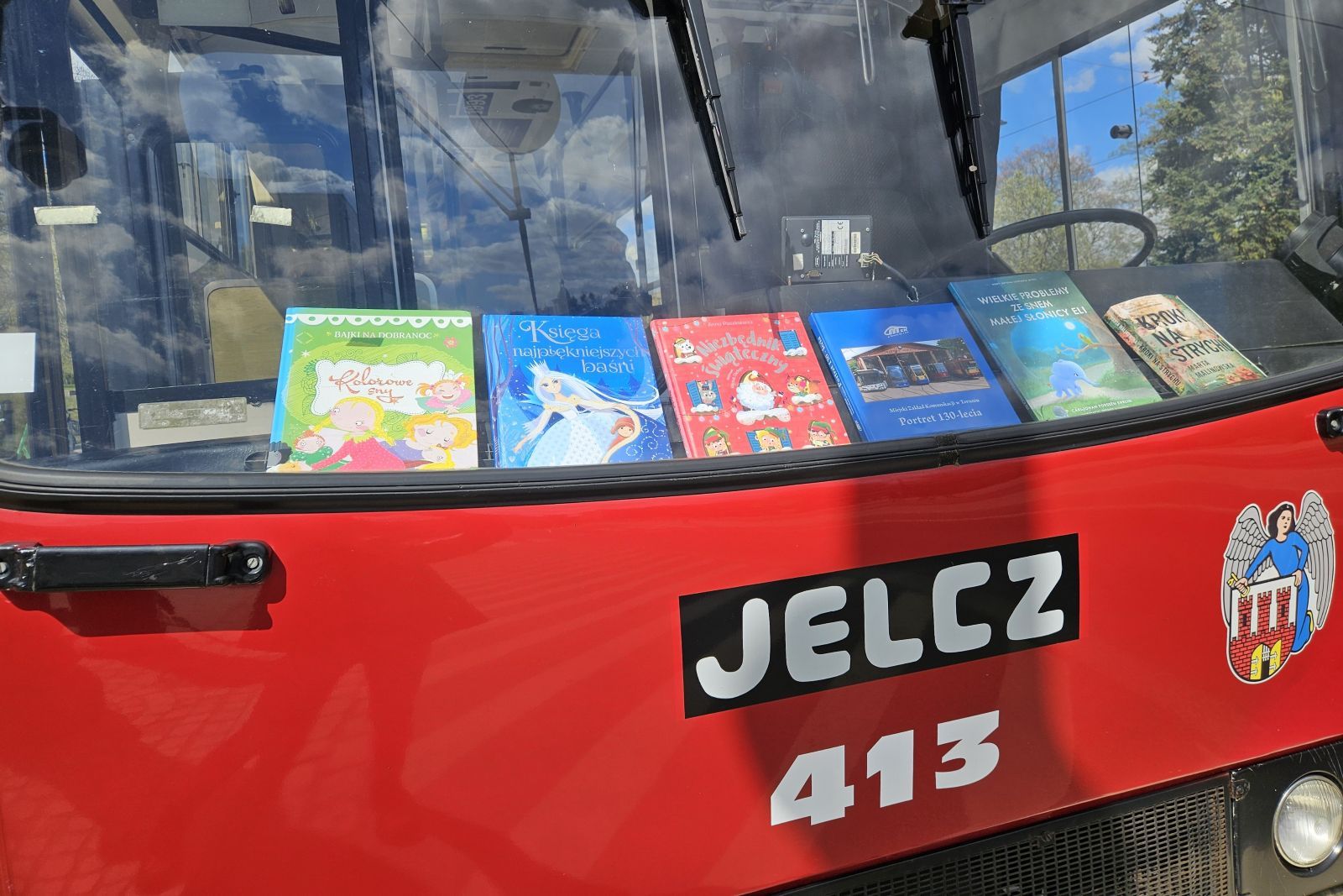 Zabykowy autobus jelcz z taboru MZK w Toruniu